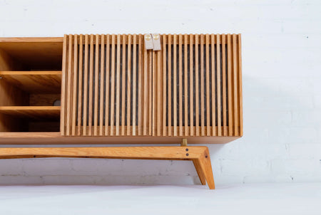 DESKS & CREDENZAS Moderncre8ve