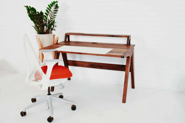 Mid Century Furnitures desk In Walnut