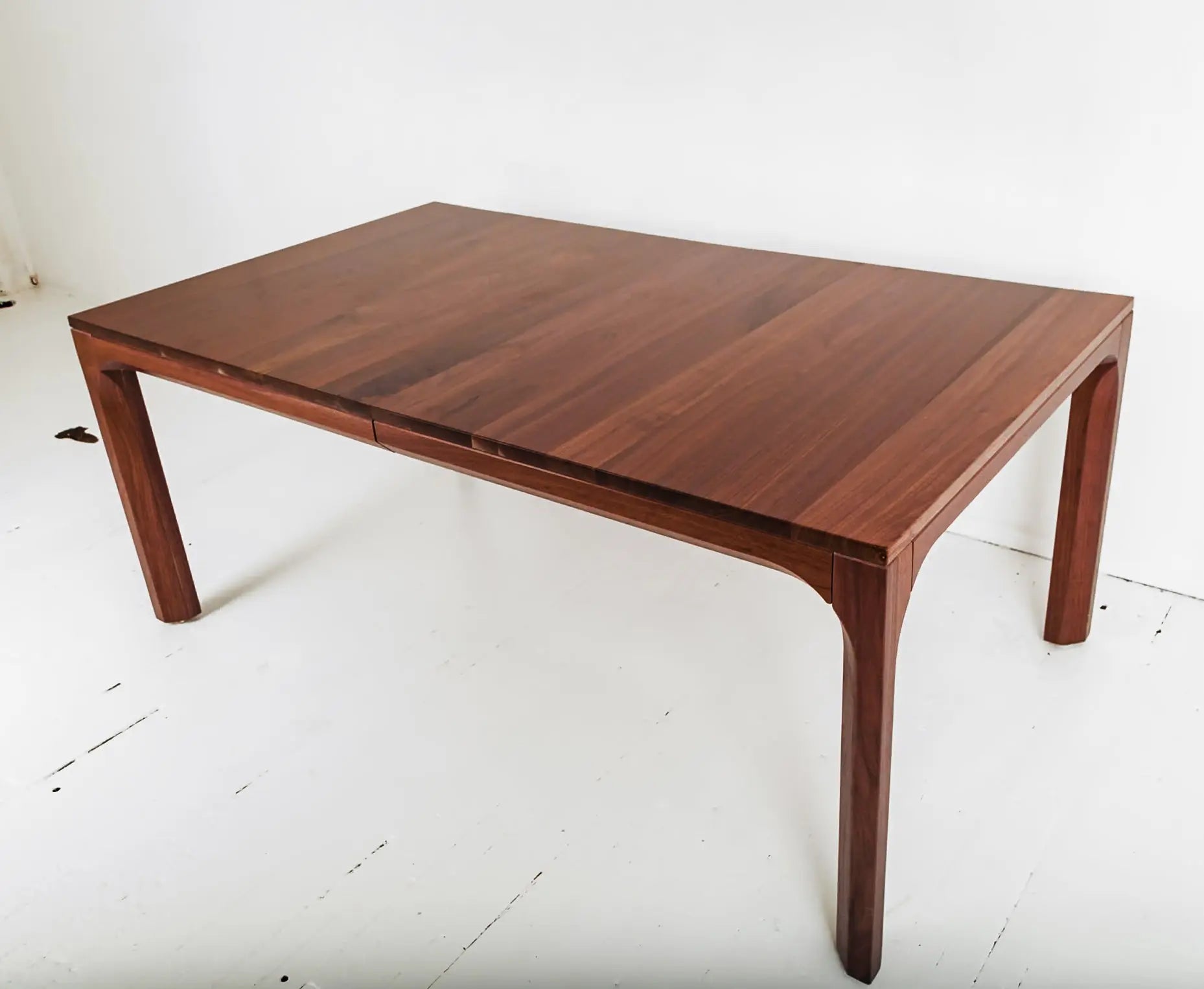 Modern Interior with Sleek Minimalist Extendable Table